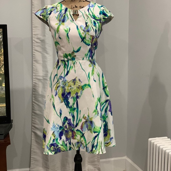 R&K Dresses & Skirts - R&K green floral dress size 6